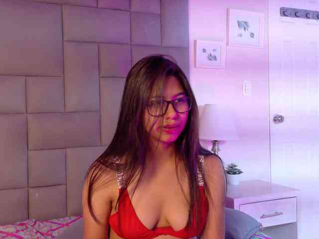 Model: IsaSweett