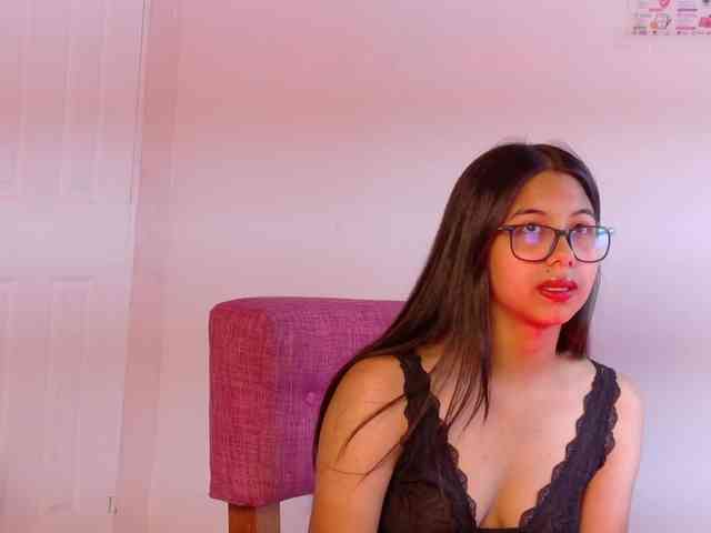 IsaSweett Live Webcam on BongaCams