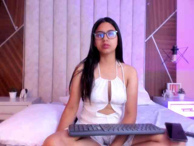 IsaSweett Live Webcam on BongaCams