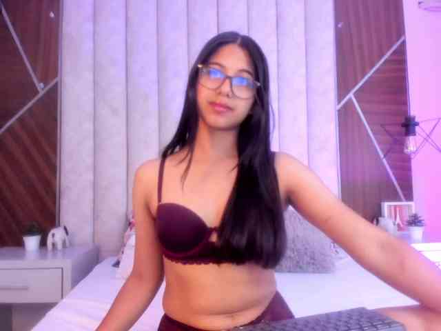 IsaSweett webcam