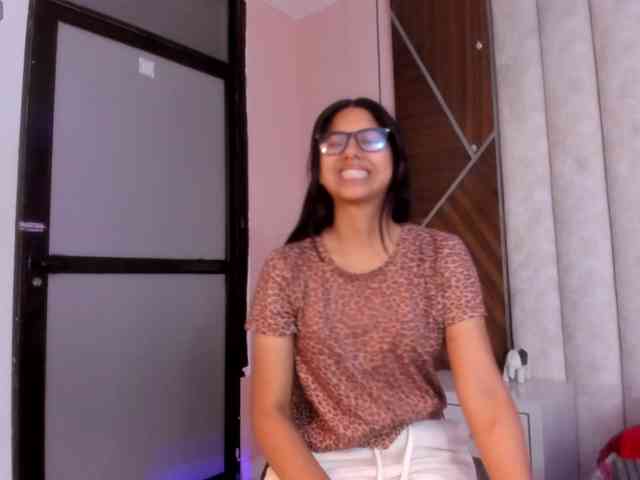 IsaSweett webcam