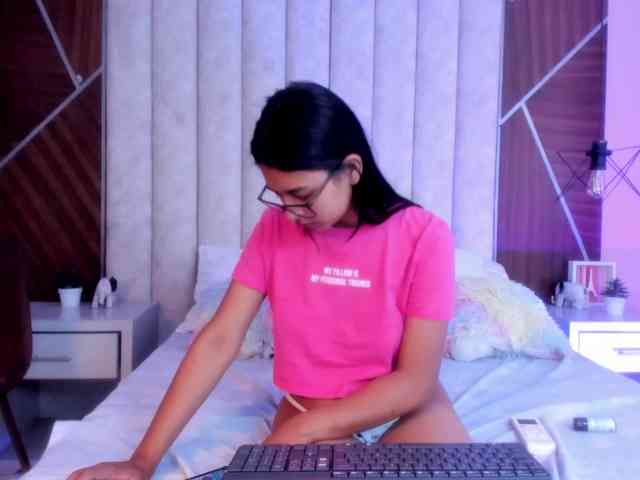IsaSweett webcam