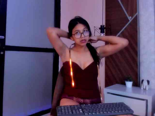 IsaSweett webcam