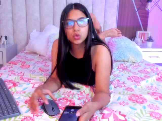 IsaSweett webcam