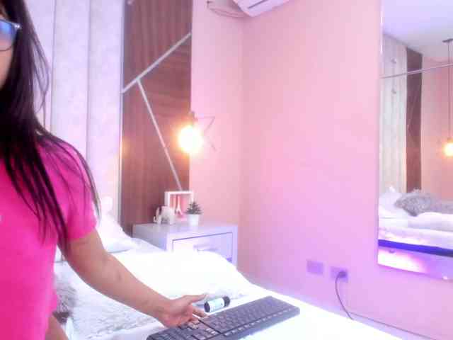 IsaSweett webcam