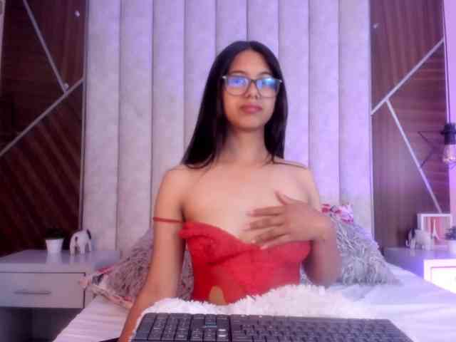 IsaSweett webcam