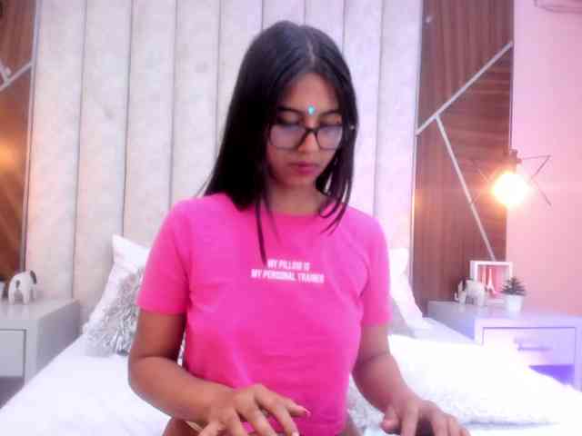 IsaSweett webcam