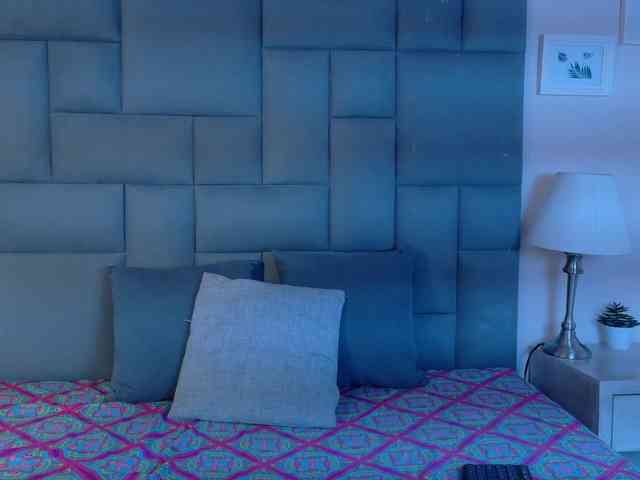 IsaSweett webcam