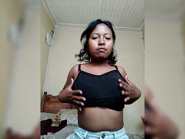Myahsexy live cam on BongaCams