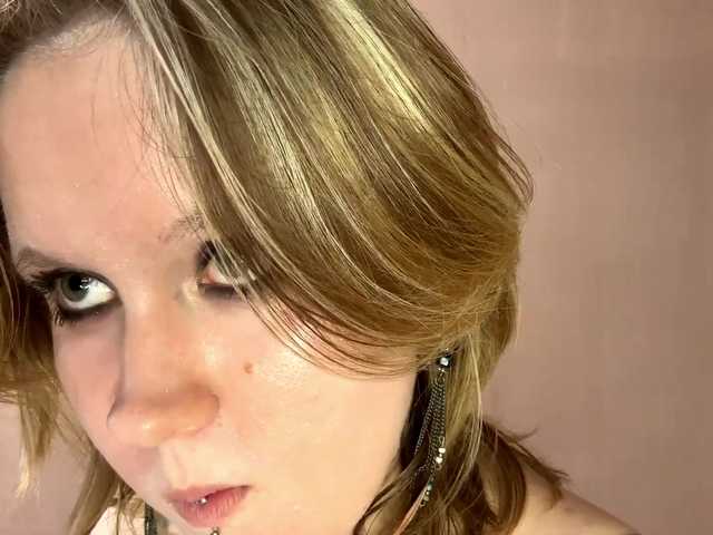 MaribelNemerofsky live cam on BongaCams