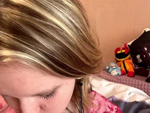 MaribelNemerofsky live cam on BongaCams