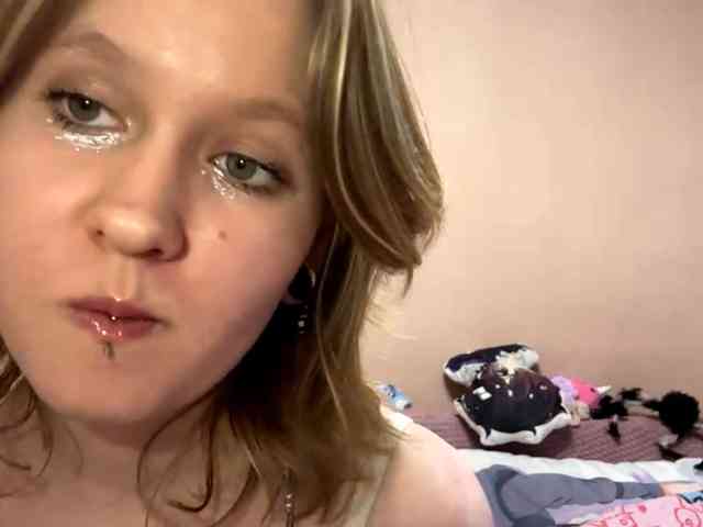 MaribelNemerofsk... Live Webcam on BongaCams