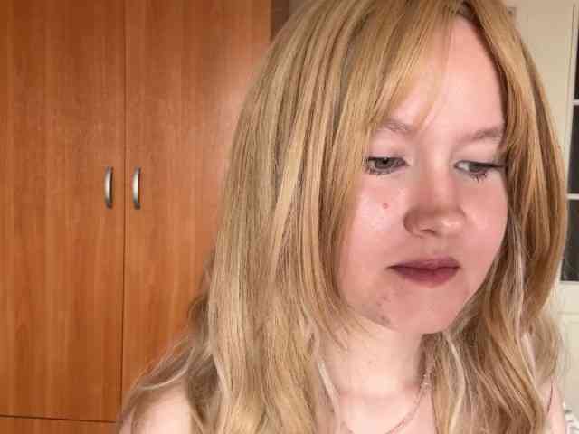MaribelNemerofsk... Live Webcam on BongaCams