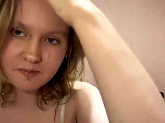 MaribelNemerofsk... Live Webcam on BongaCams
