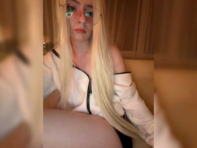 bunnyblowx live cam on BongaCams