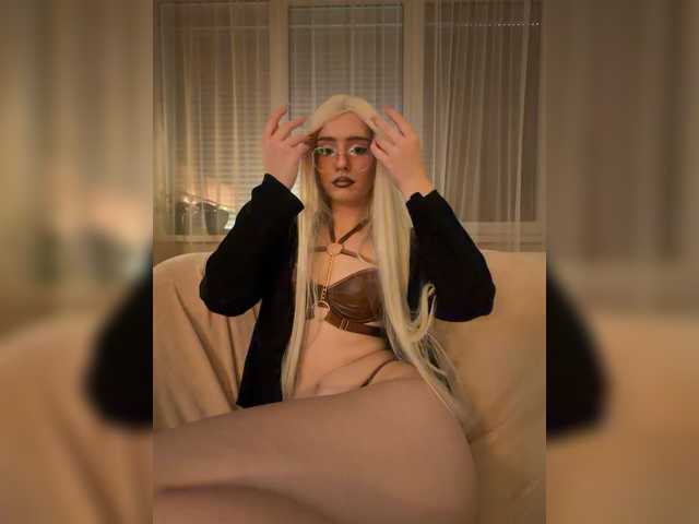 bunnyblowx live cam on BongaCams