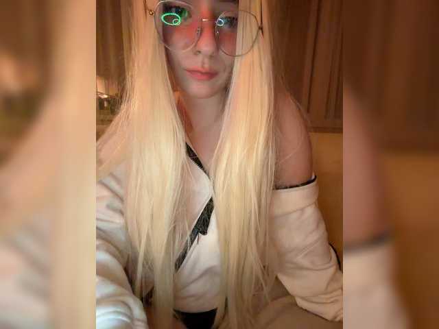 bunnyblowx live cam on BongaCams