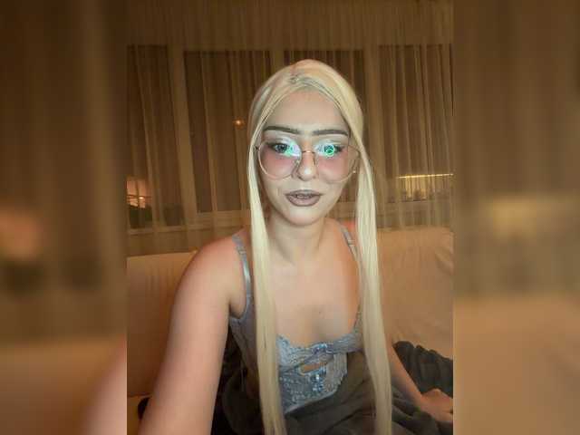 bunnyblowx live cam on BongaCams