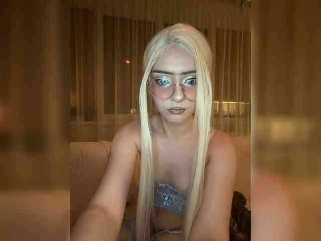 bunnyblowx webcam