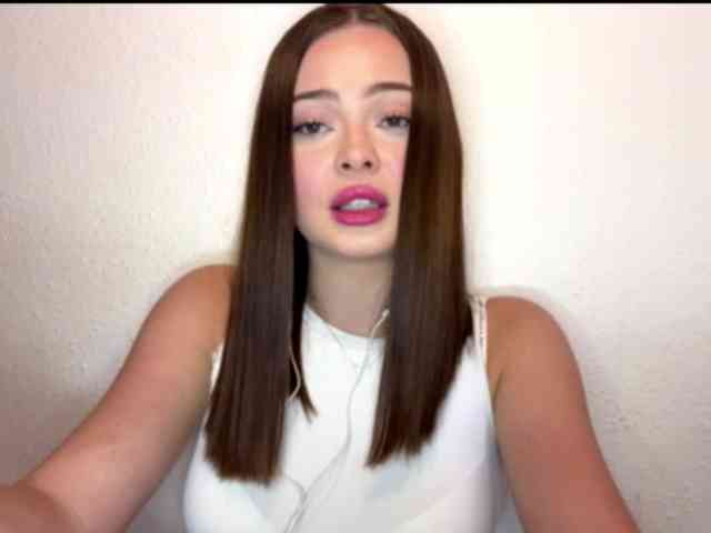 CrystalNovaa webcam