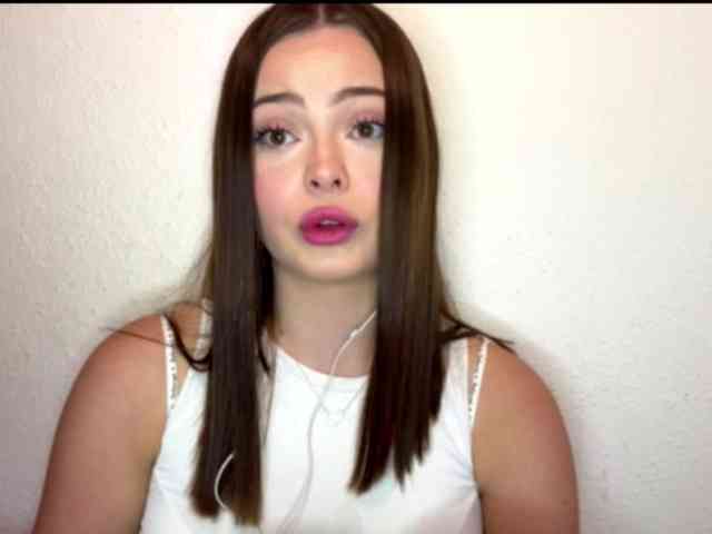 CrystalNovaa webcam