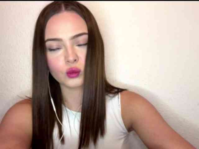 CrystalNovaa webcam
