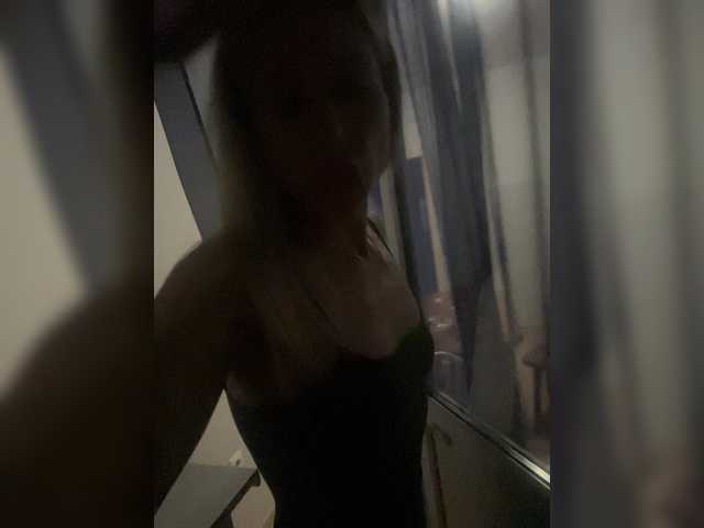 EvaaLove live webcam show