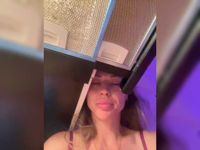 EvaaLove live cam on BongaCams
