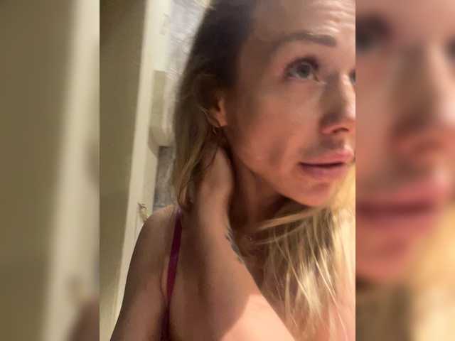 EvaaLove live webcam show