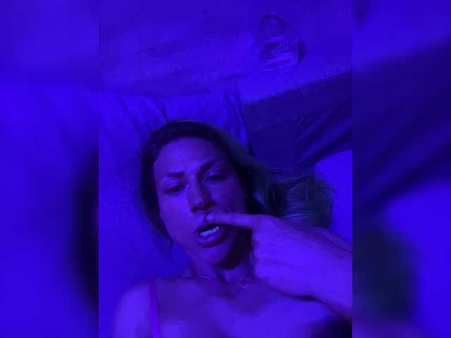 EvaaLove live webcam show