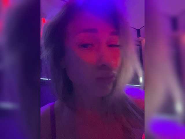 EvaaLove live webcam show