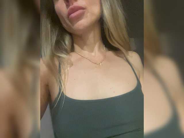 EvaaLove live webcam show