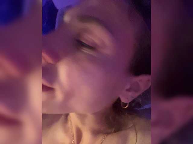 EvaaLove live webcam show
