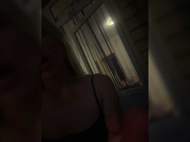 EvaaLove live webcam show