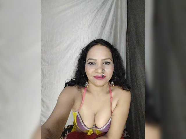 Girja-P-M live cam on BongaCams