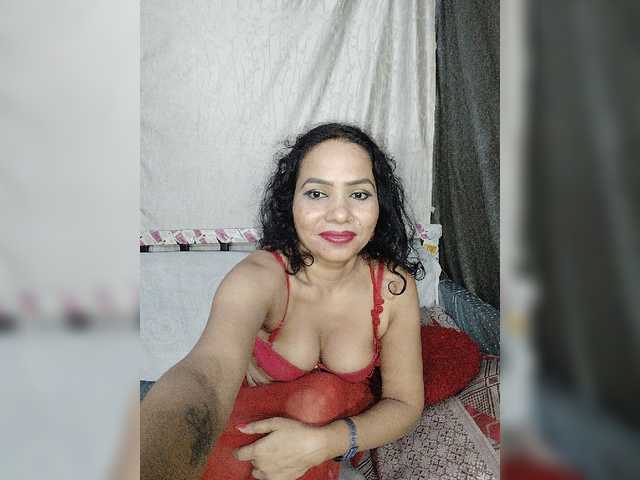 Girja-P-M live cam on BongaCams
