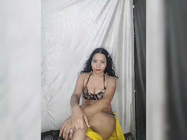 Khushi-wow — live female cam