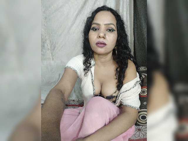 Girja-P-M live cam on BongaCams