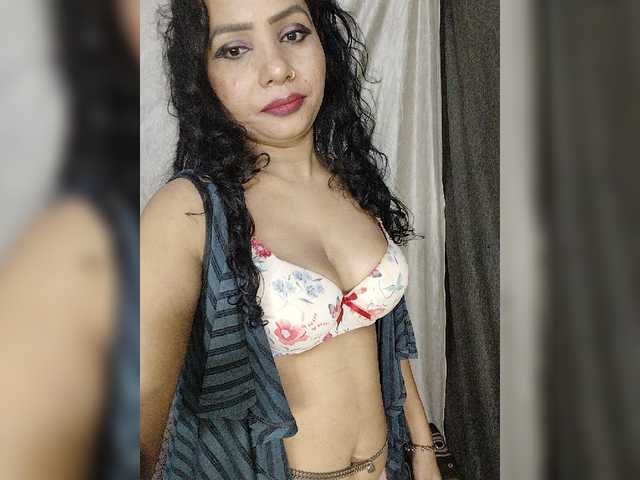 Girja-P-M live cam on BongaCams
