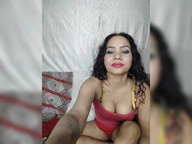 Khushi-wow live cam on BongaCams