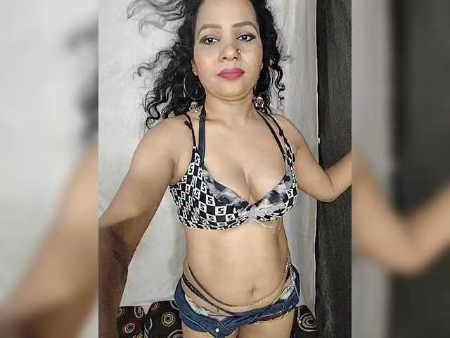 Girja-P-M live cam on BongaCams