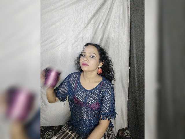 Girja-P-M live cam on BongaCams