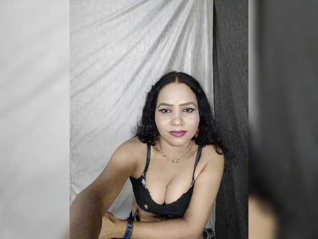 Girja-P-M live cam on BongaCams