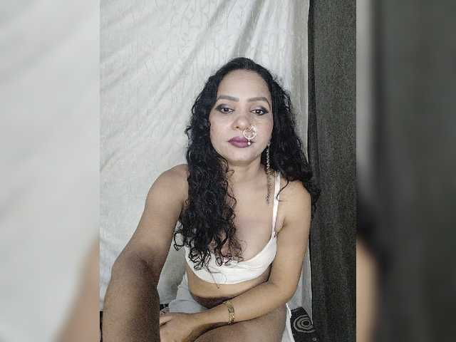 Girja-P-M live cam on BongaCams