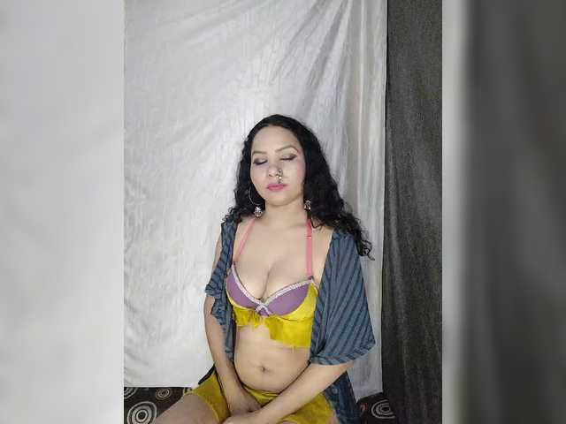 Girja-P-M live cam on BongaCams