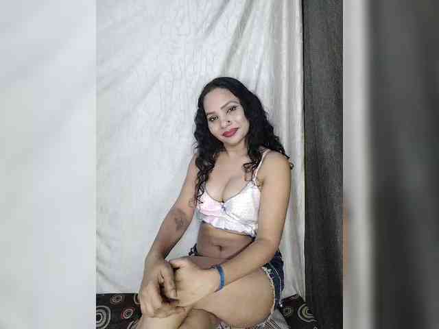 Khushi-wow webcam