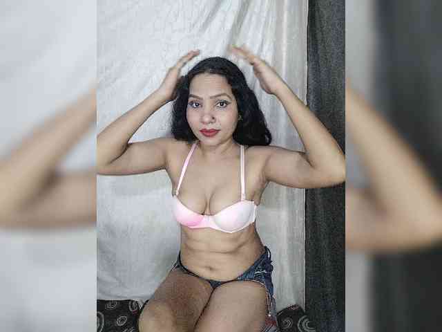 Khushi-wow webcam