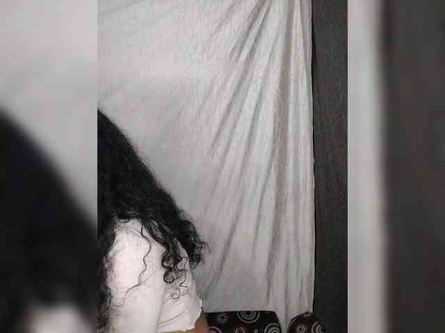 Khushi-wow webcam