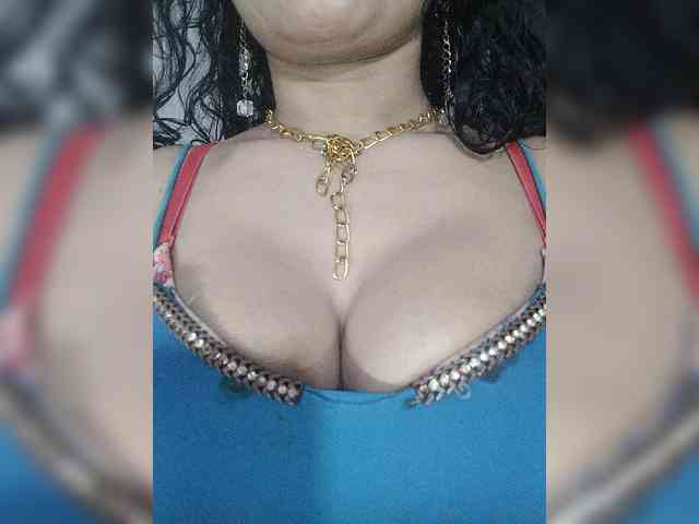 Khushi-wow webcam