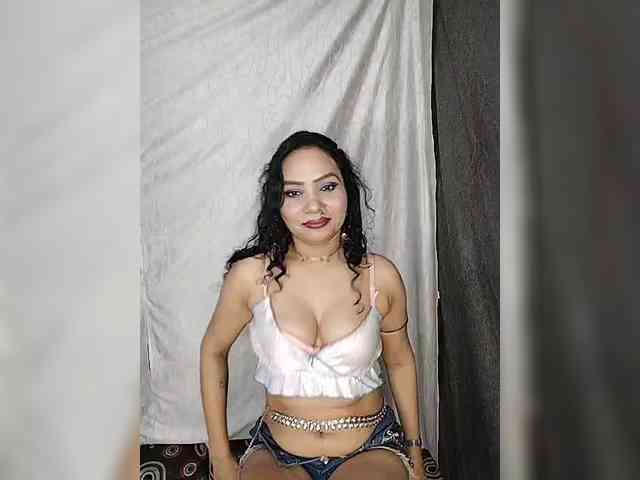 Khushi-wow webcam
